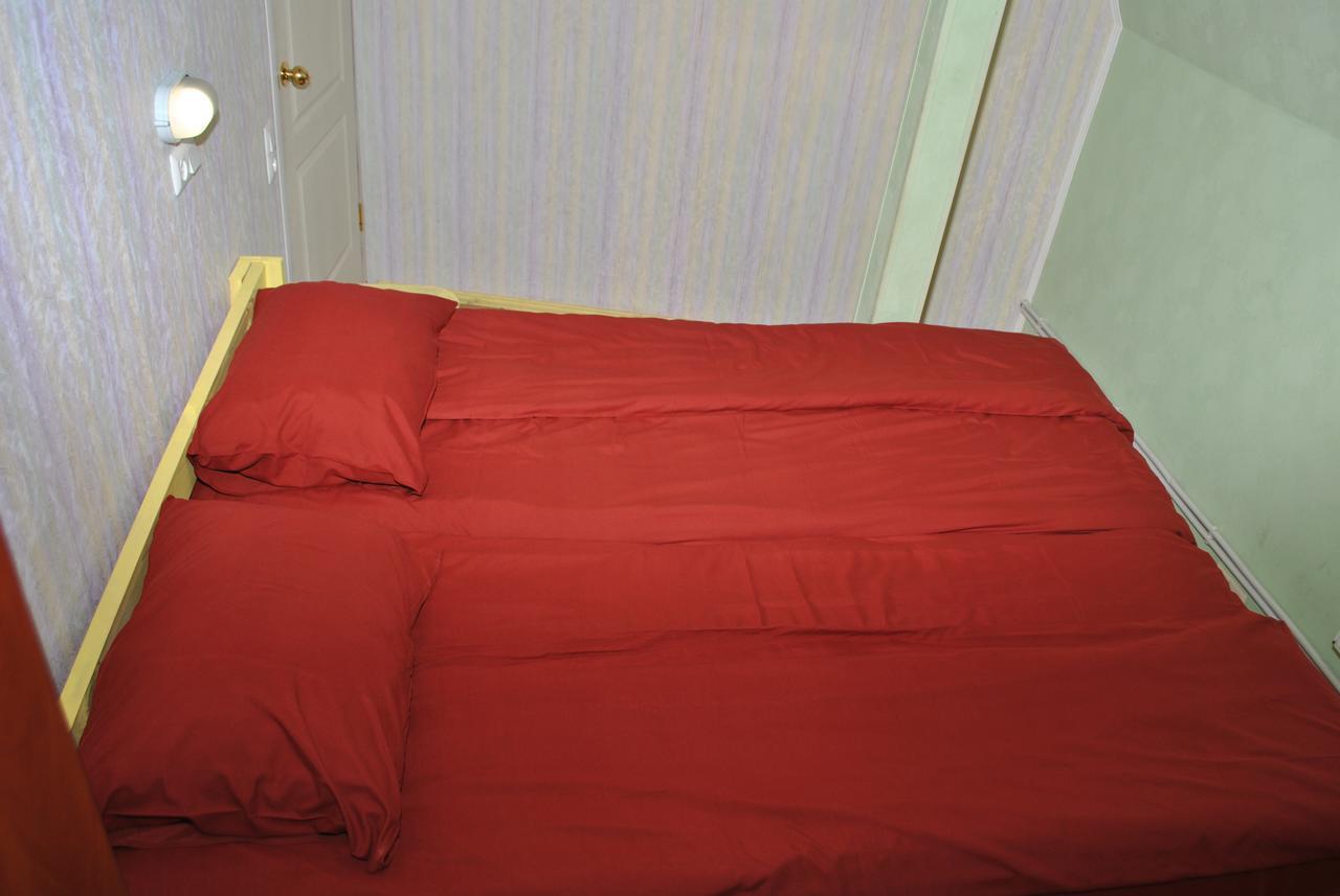 Hostel Darnitsa1 Kiev Esterno foto