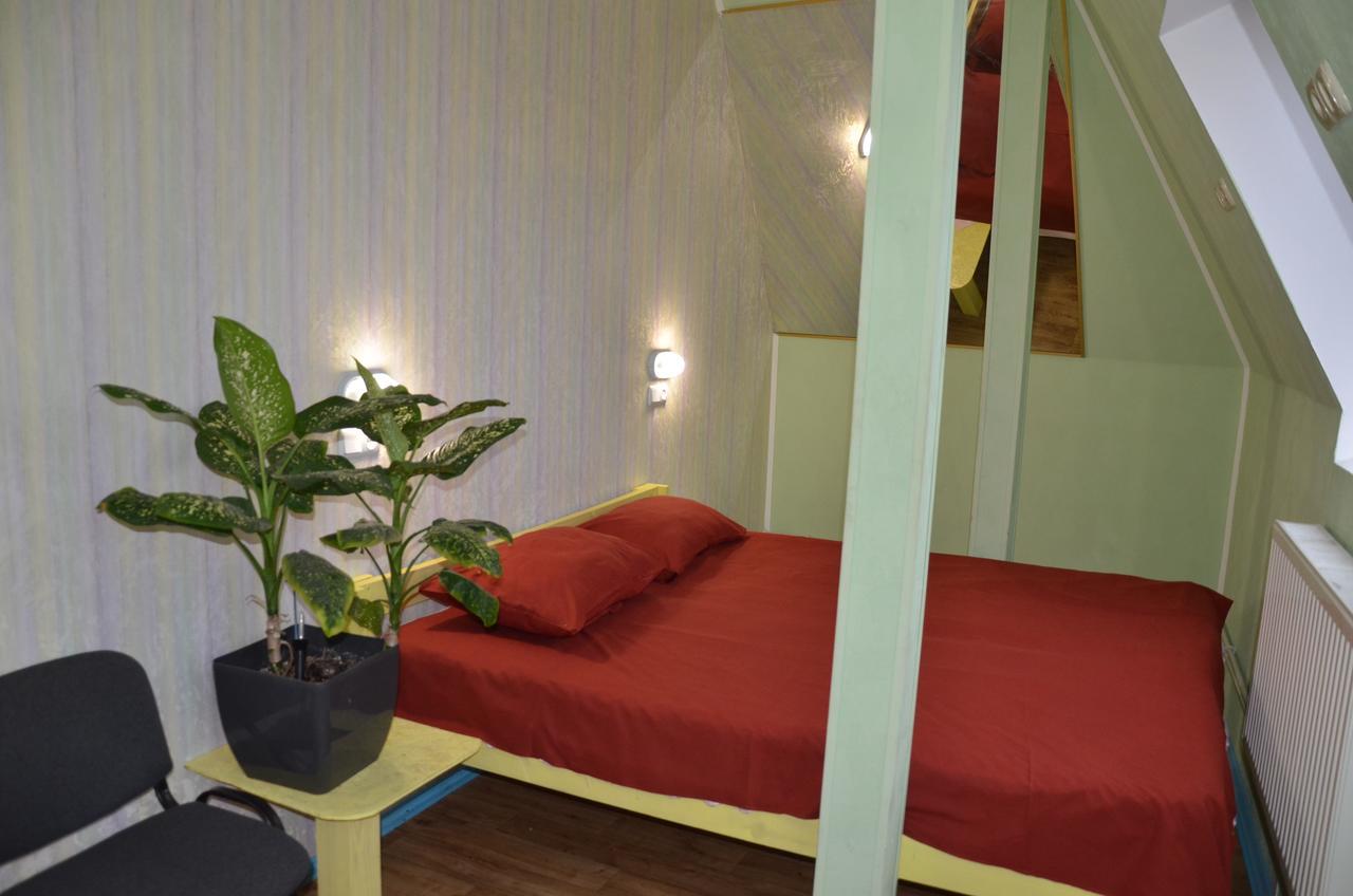 Hostel Darnitsa1 Kiev Esterno foto